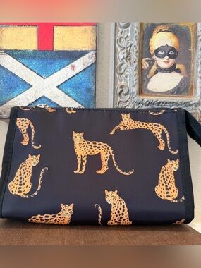 TRVL Design Day‎ Tripper Makeup Bag – Sheba Black Print Travel Cosmetic Case